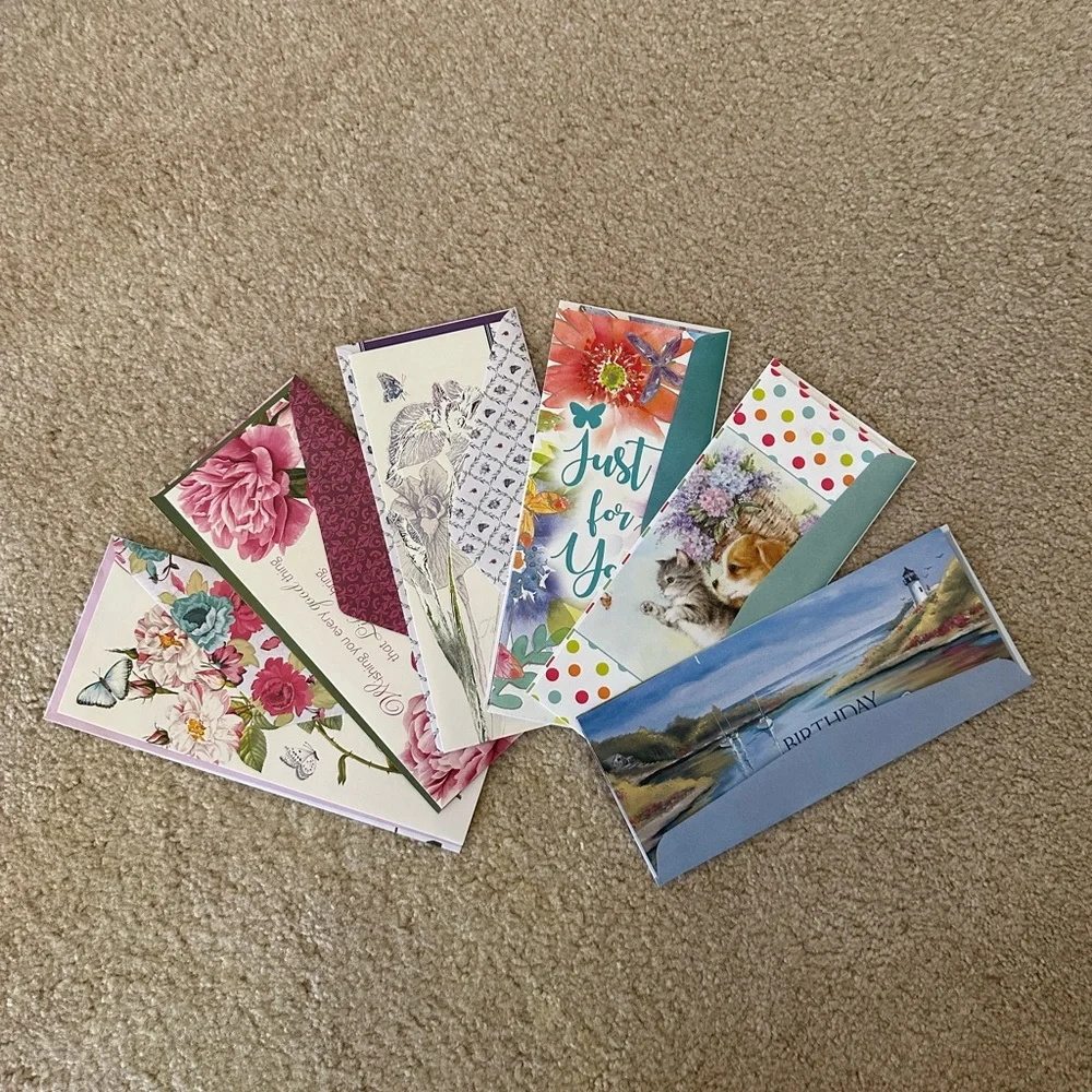 New 6 of different kind of cards with envelopes.